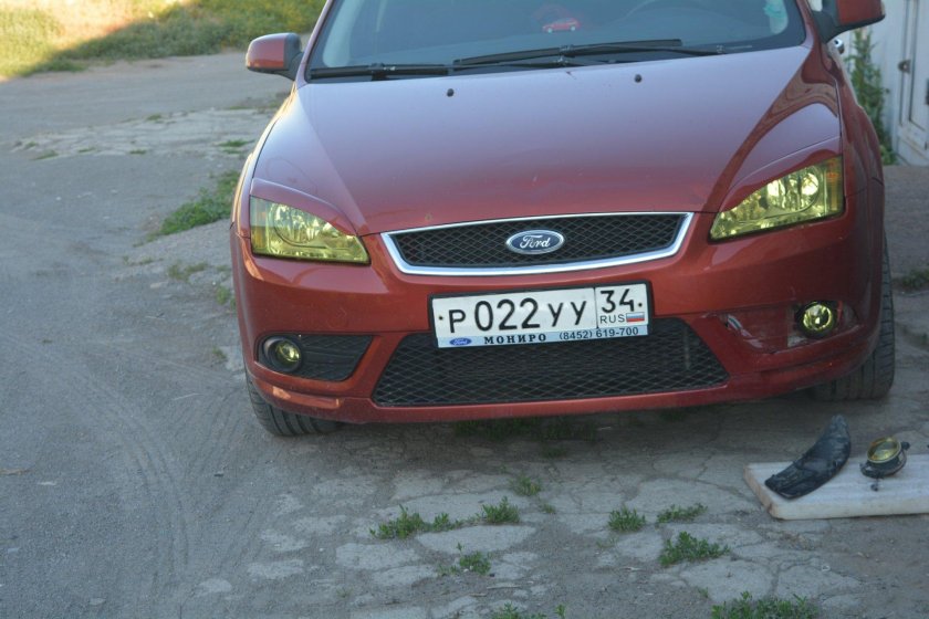 Фокус 2 2007 ресничка над туманкой правая