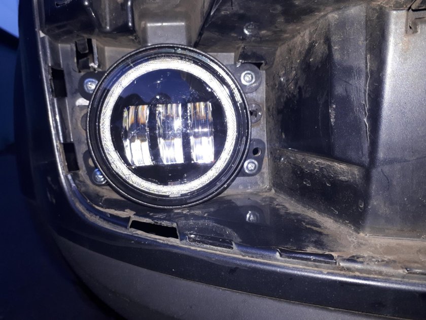 Туманки лед на Форд фокус 2