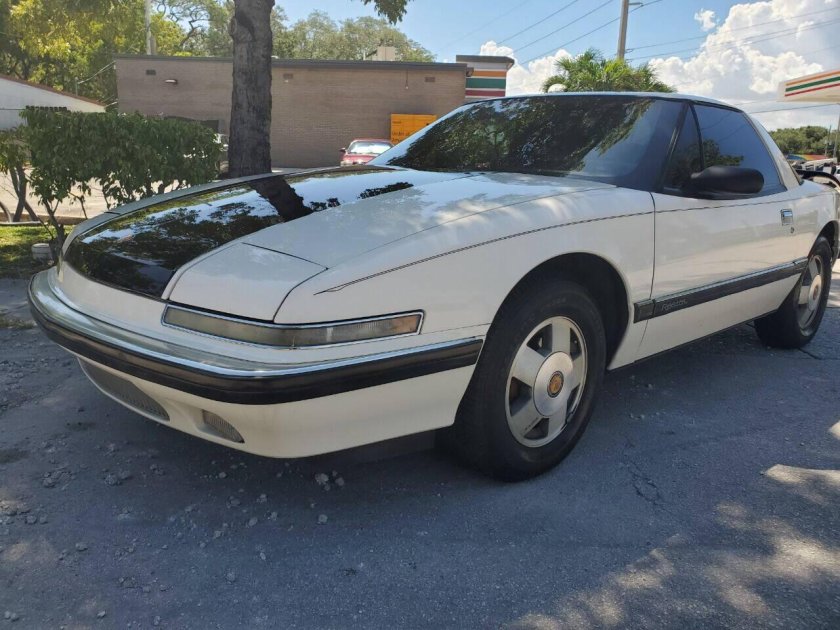Buick reatta 1990 convertible