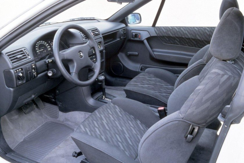 Опель калибра 1992 салон