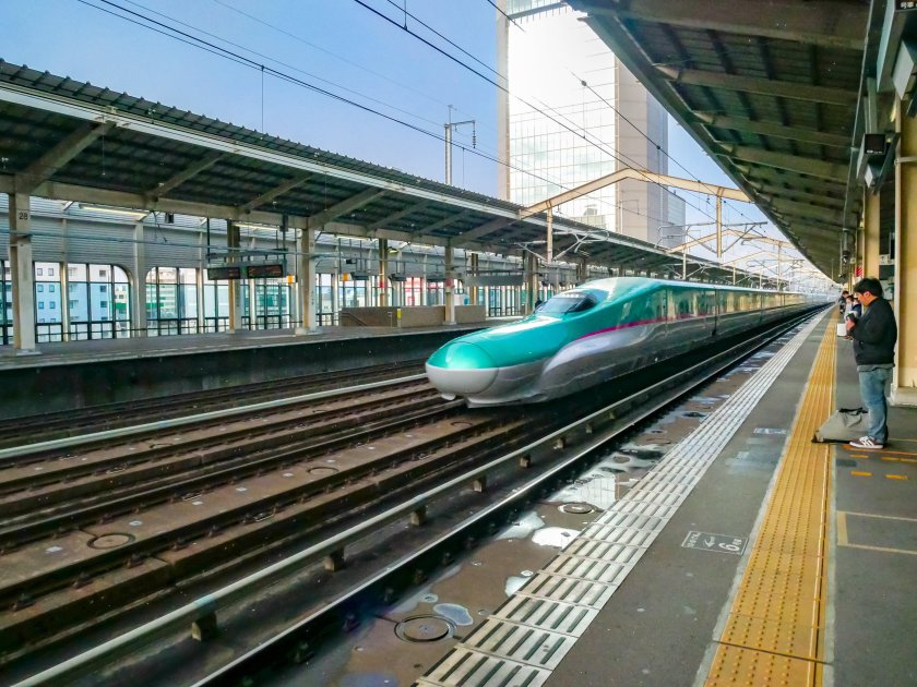Скоростной поезд в японии