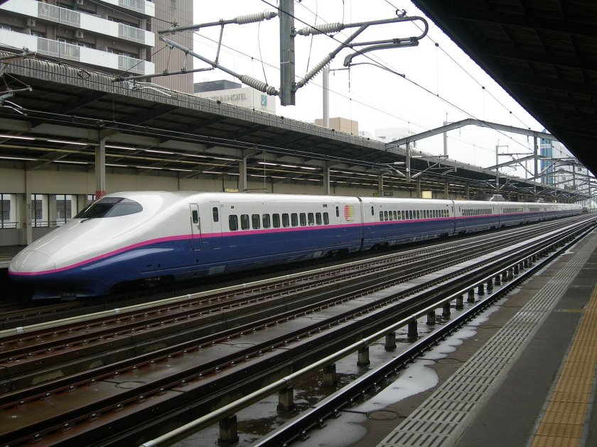 Shinkansen e2