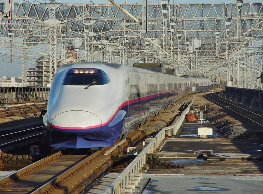 Shinkansen e2