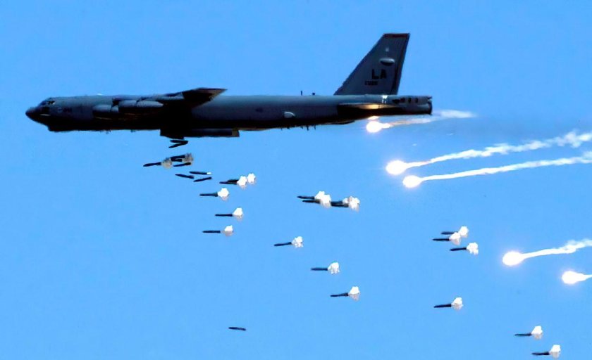 Б52 бомбардировка