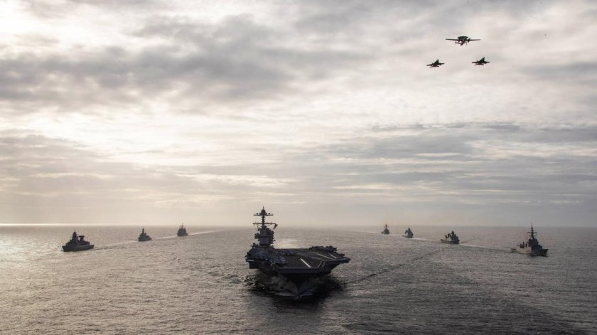 Авианосец США