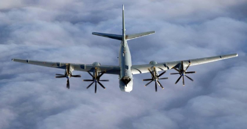 Стратегический турбовинтовой бомбардировщик ту-95мс