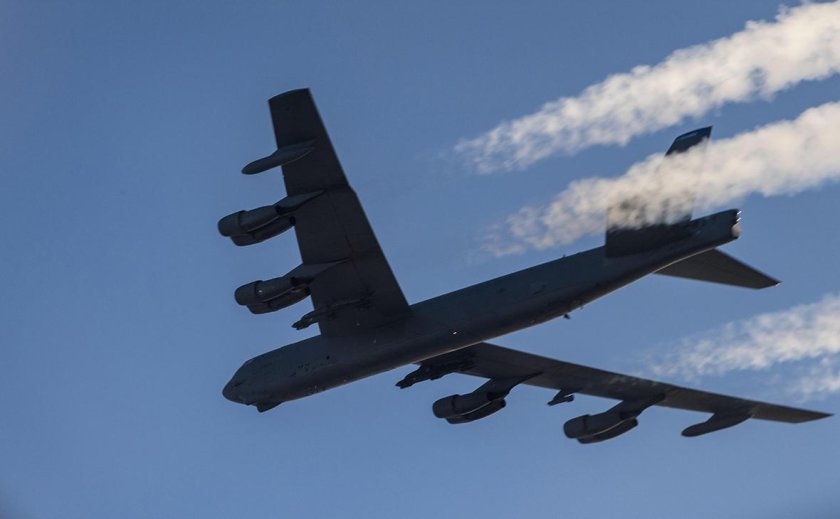 Бомбардировщик б 52