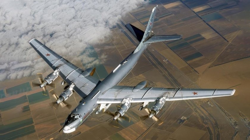 Стратегический турбовинтовой бомбардировщик ту-95мс