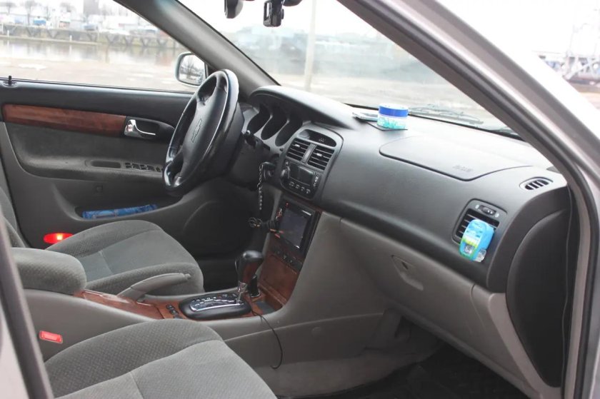 Chevrolet Evanda салон