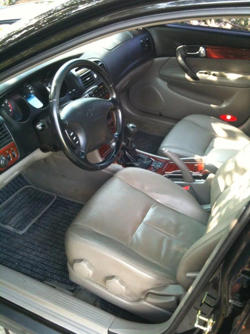 Chevrolet Evanda салон