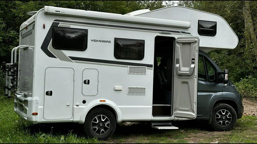 Альковный автодом