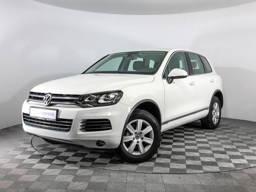 Volkswagen Touareg 2010 — 2014 II белый