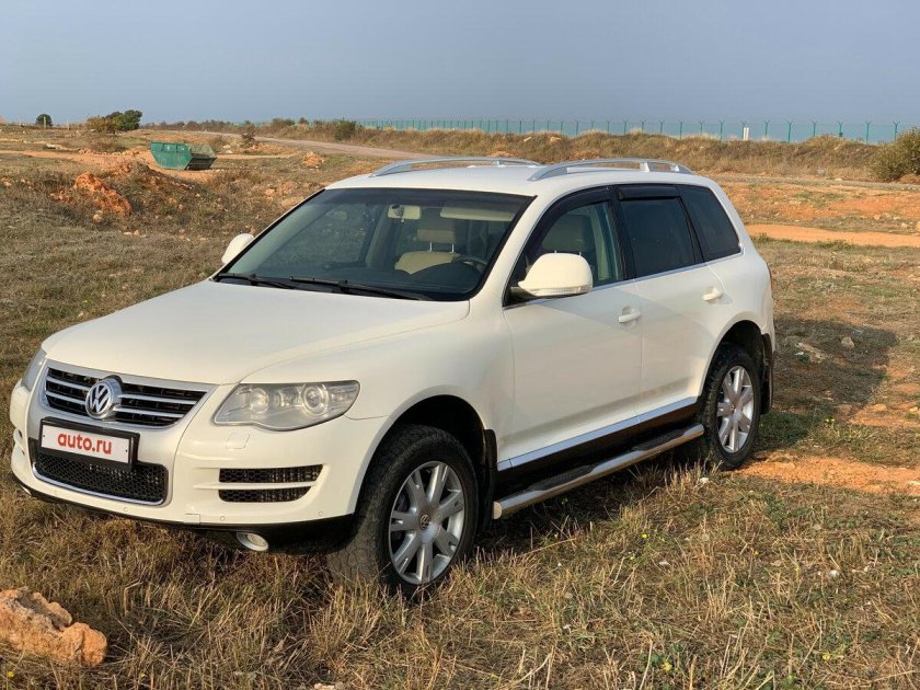 Volkswagen Touareg 2008 белый