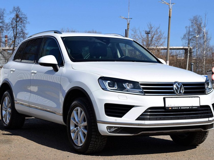 Фольксваген Туарег 2015 белый