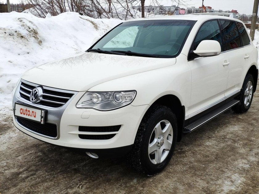 Volkswagen Touareg 2008 белый