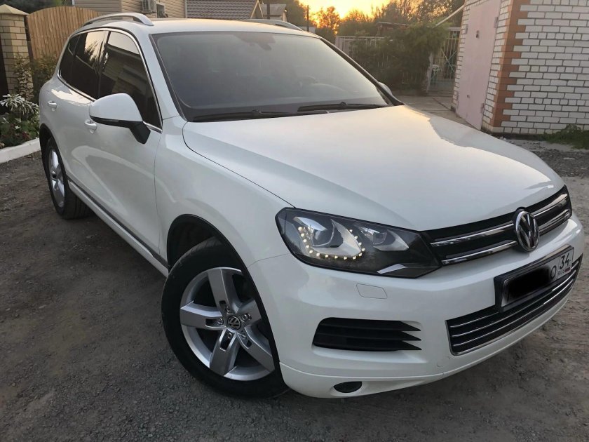Volkswagen Touareg белый