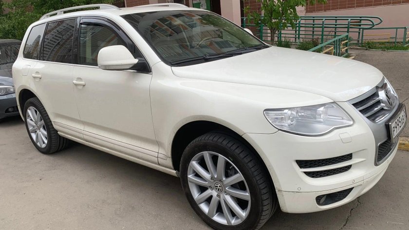 Volkswagen Touareg 2008 белый