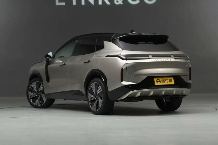 Lynk co 08