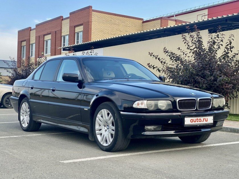 BMW l7 e38 2001
