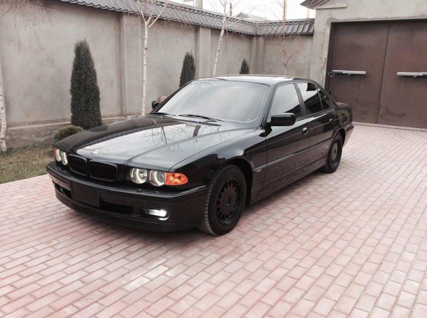 БМВ 7 1999