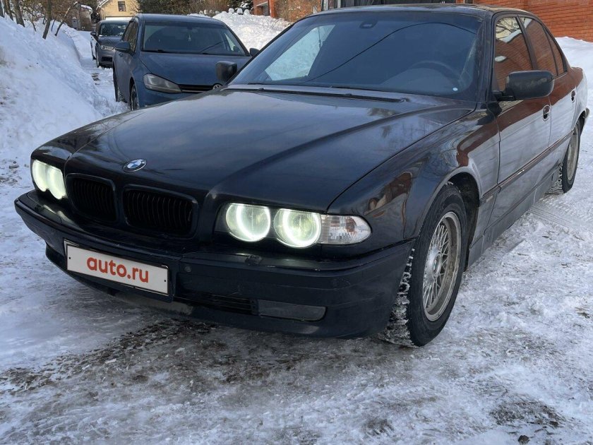 Бмв 7 2001