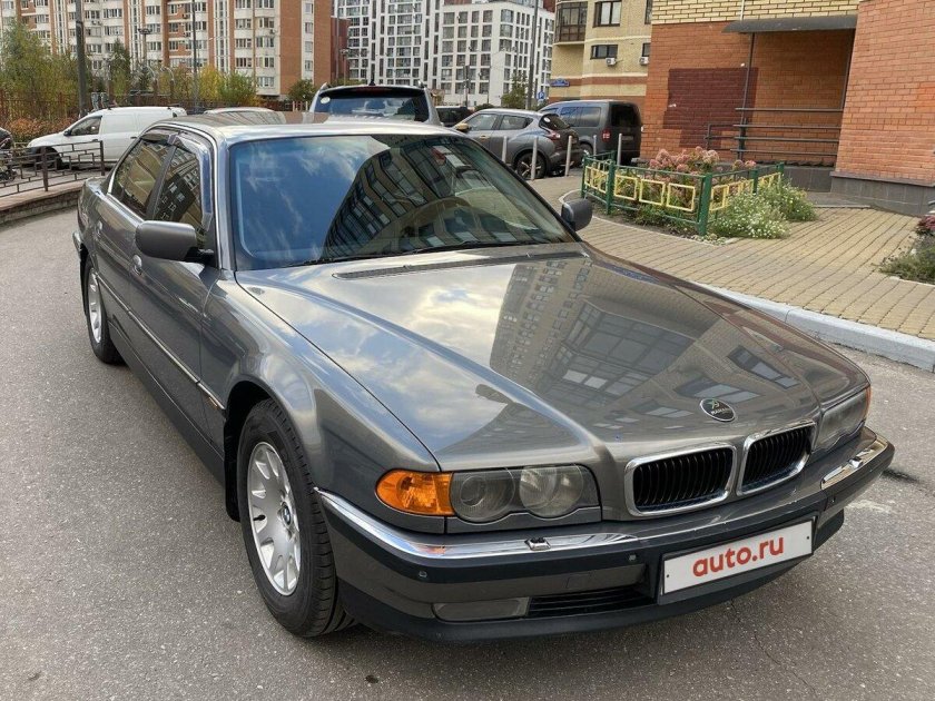 BMW e38 728i