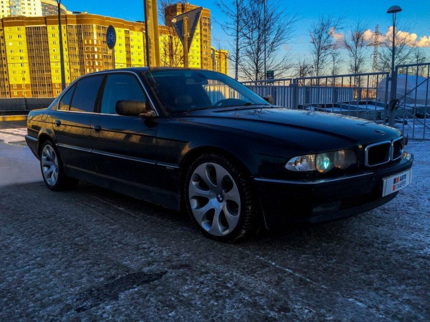 БМВ 735 1998