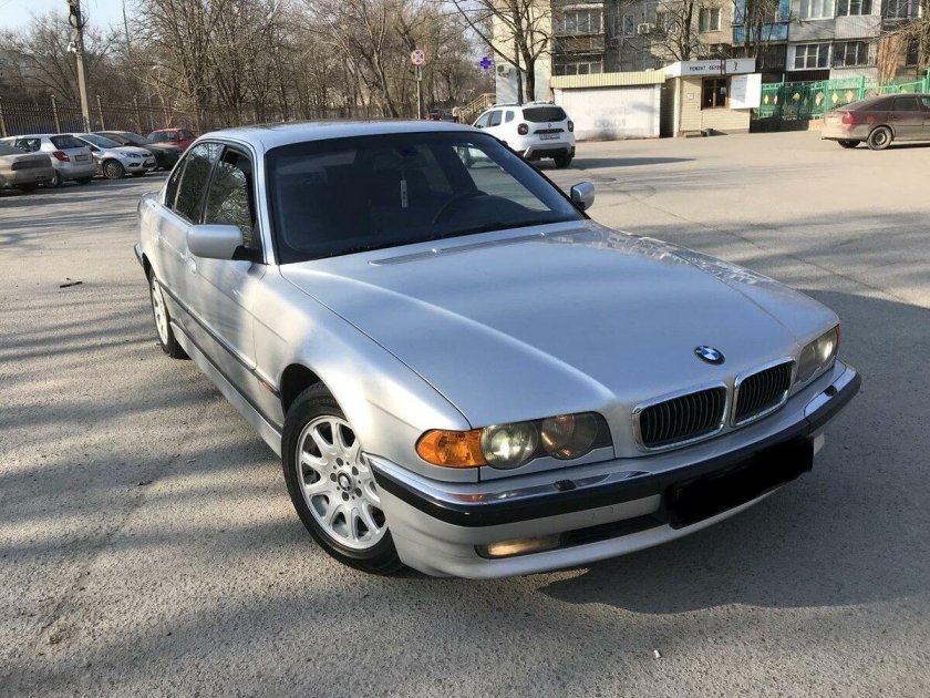 Бмв 7 серии 1999