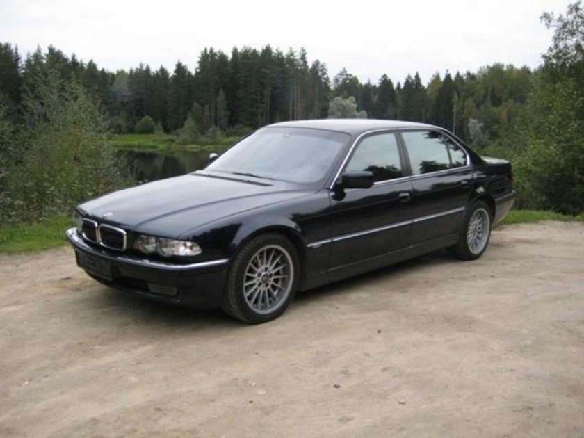 БМВ е38 740i