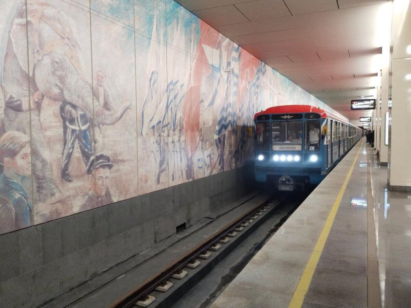 «Акварель» - именной поезд Московского метрополитена