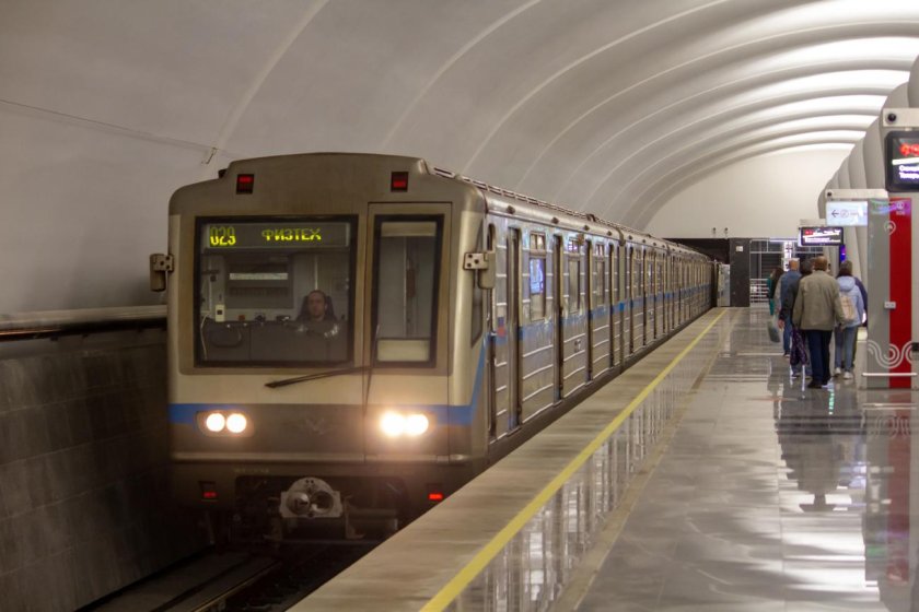 Метропоезд 81 717