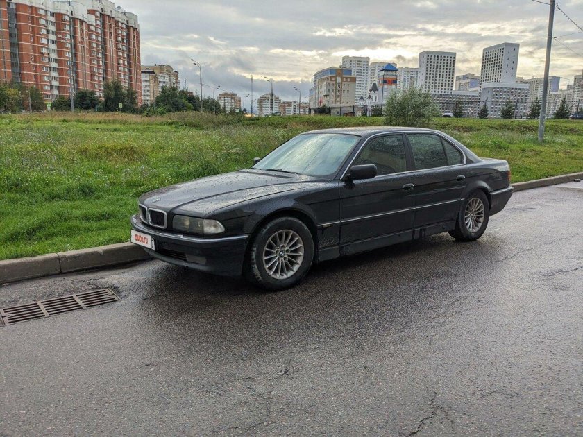 БМВ 7 е38