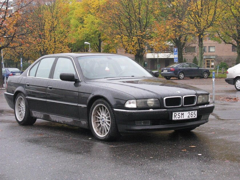 BMW e38 740i
