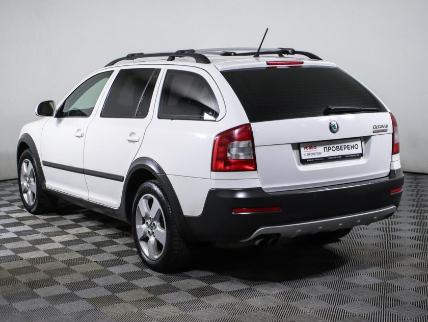 Белая шкода октавия