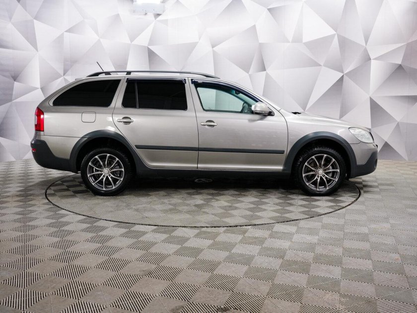 Шкода октавия скаут 2013