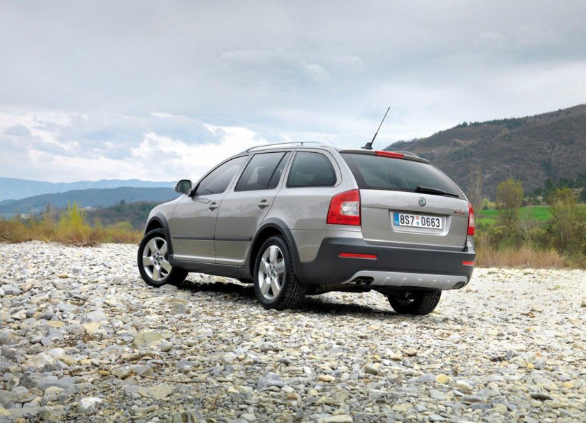 Шкода Октавия Скаут 2013