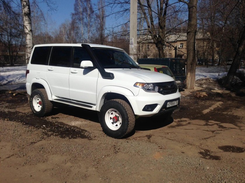 Диски к7 на УАЗ Патриот белый