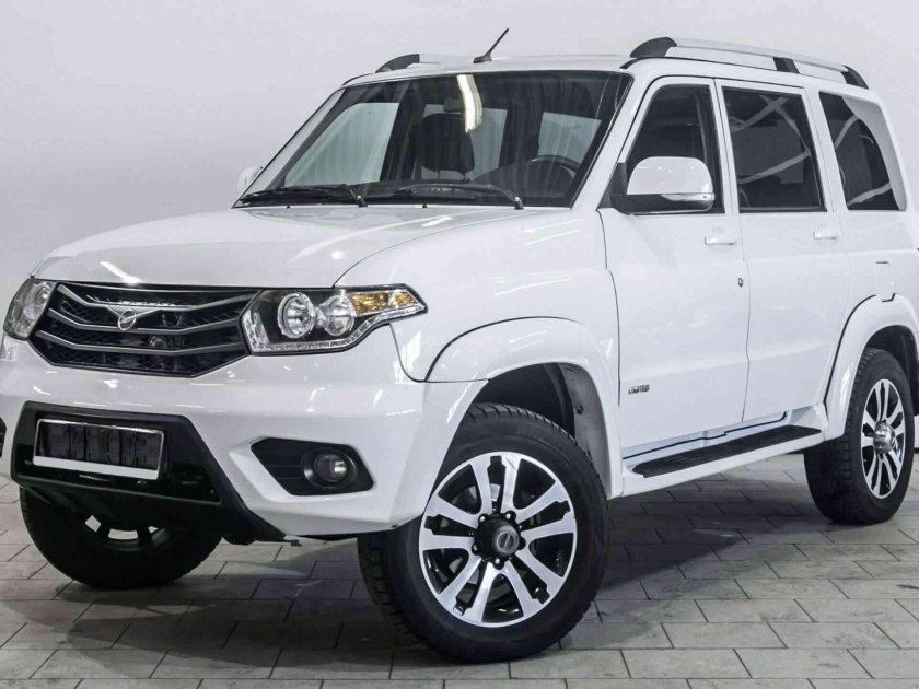 УАЗ Патриот 2015 года