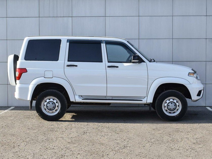 Уаз патриот сбоку