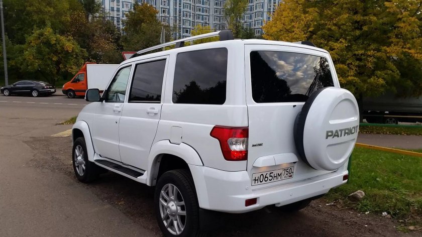 УАЗ Патриот белый 2020