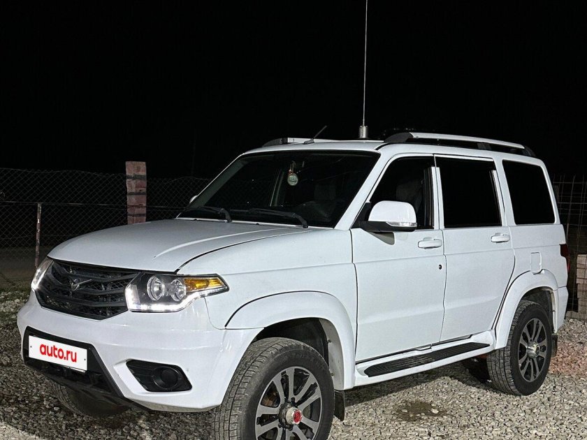 Уаз патриот 2020 года в максимальной комплектации белого цвета