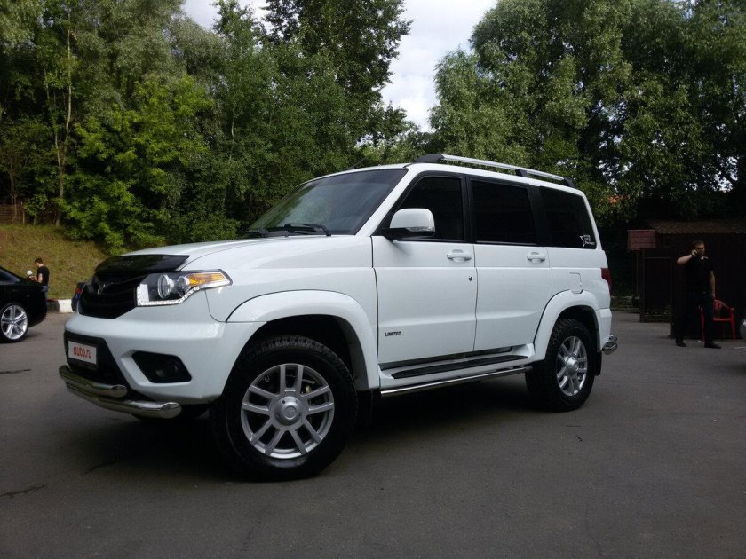 УАЗ Патриот 2015 белый