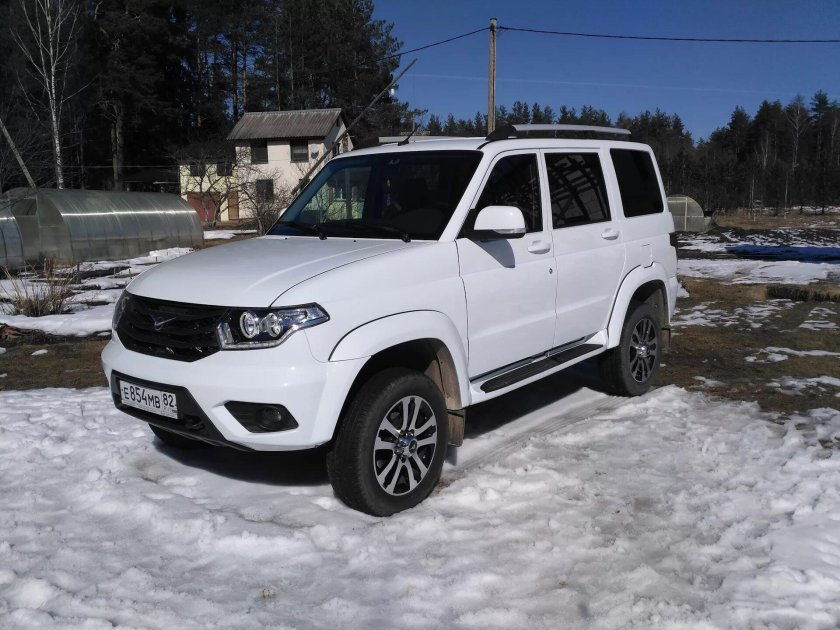 УАЗ Патриот 2015 белый