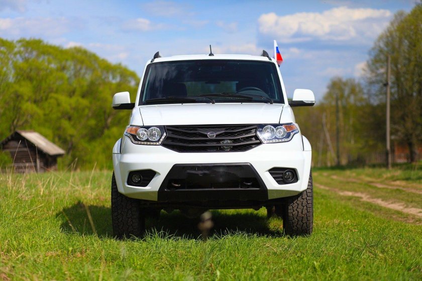 УАЗ Патриот 2017 белый