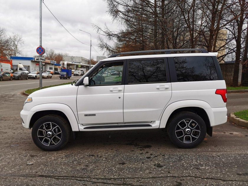 УАЗ Патриот 2019 белый