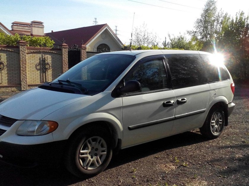 Dodge Caravan 4