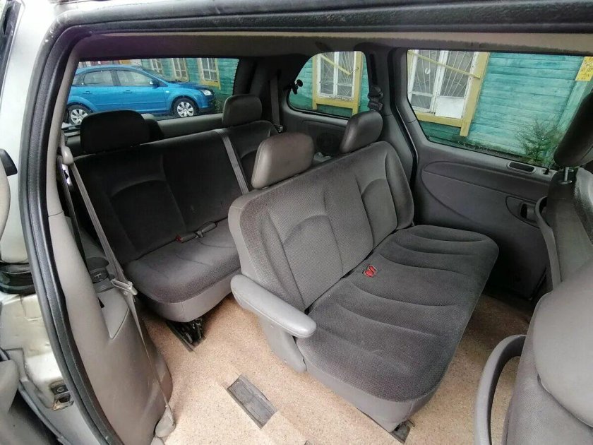 Dodge Caravan 4 салон