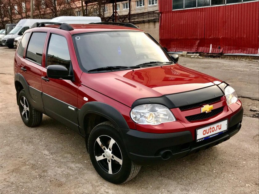 Шевроле Нива красная 2007