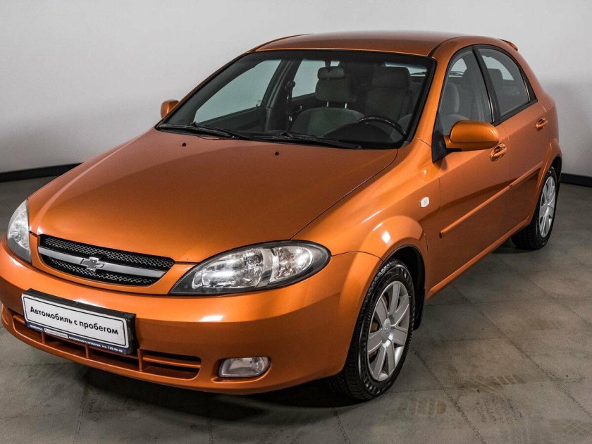 Шевроле Лачетти хэтчбек оранжевый