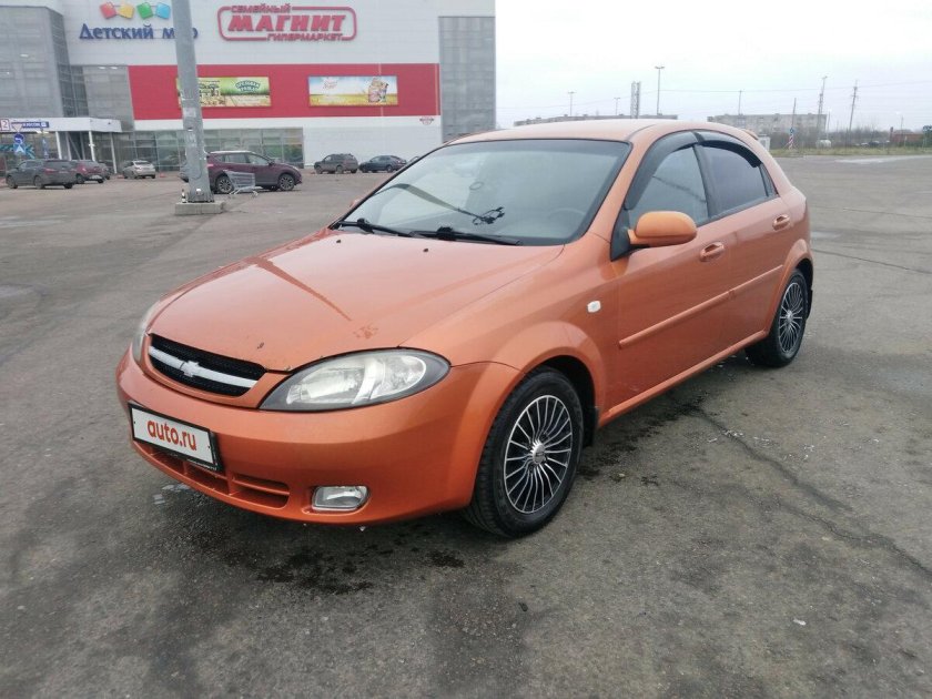Шевроле Лачетти хэтчбек оранжевый